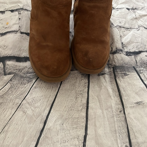 Size 7 UGG Brown Suede Boots - Picture 6 of 10